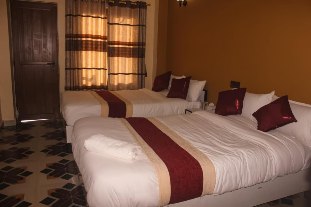 Hotel Flycatcher Chitwan- A Jungle Safari Home Sauraha Εξωτερικό φωτογραφία