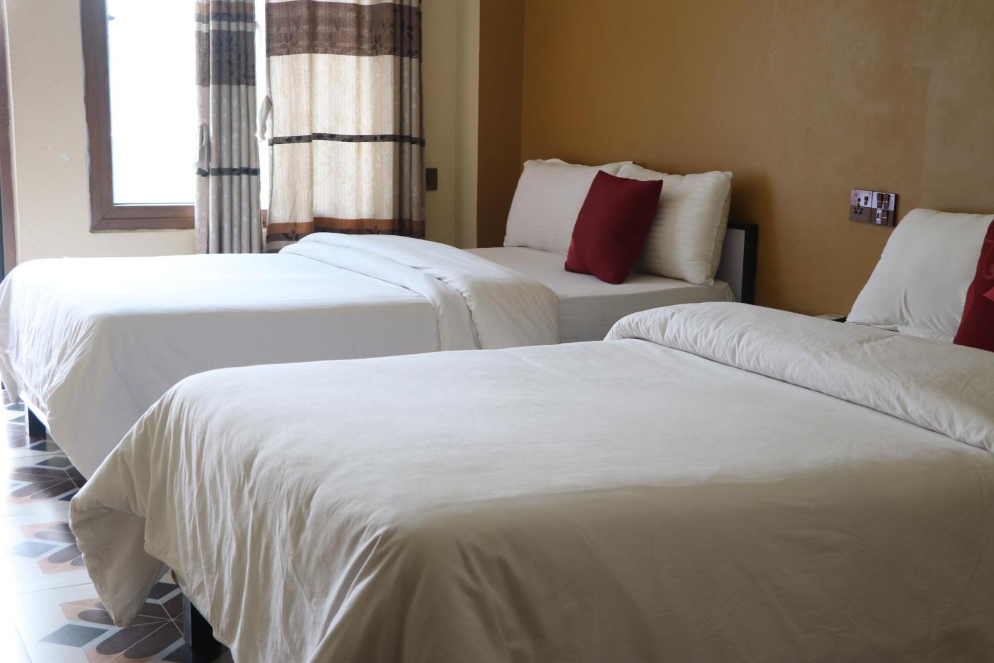 Hotel Flycatcher Chitwan- A Jungle Safari Home Sauraha Εξωτερικό φωτογραφία