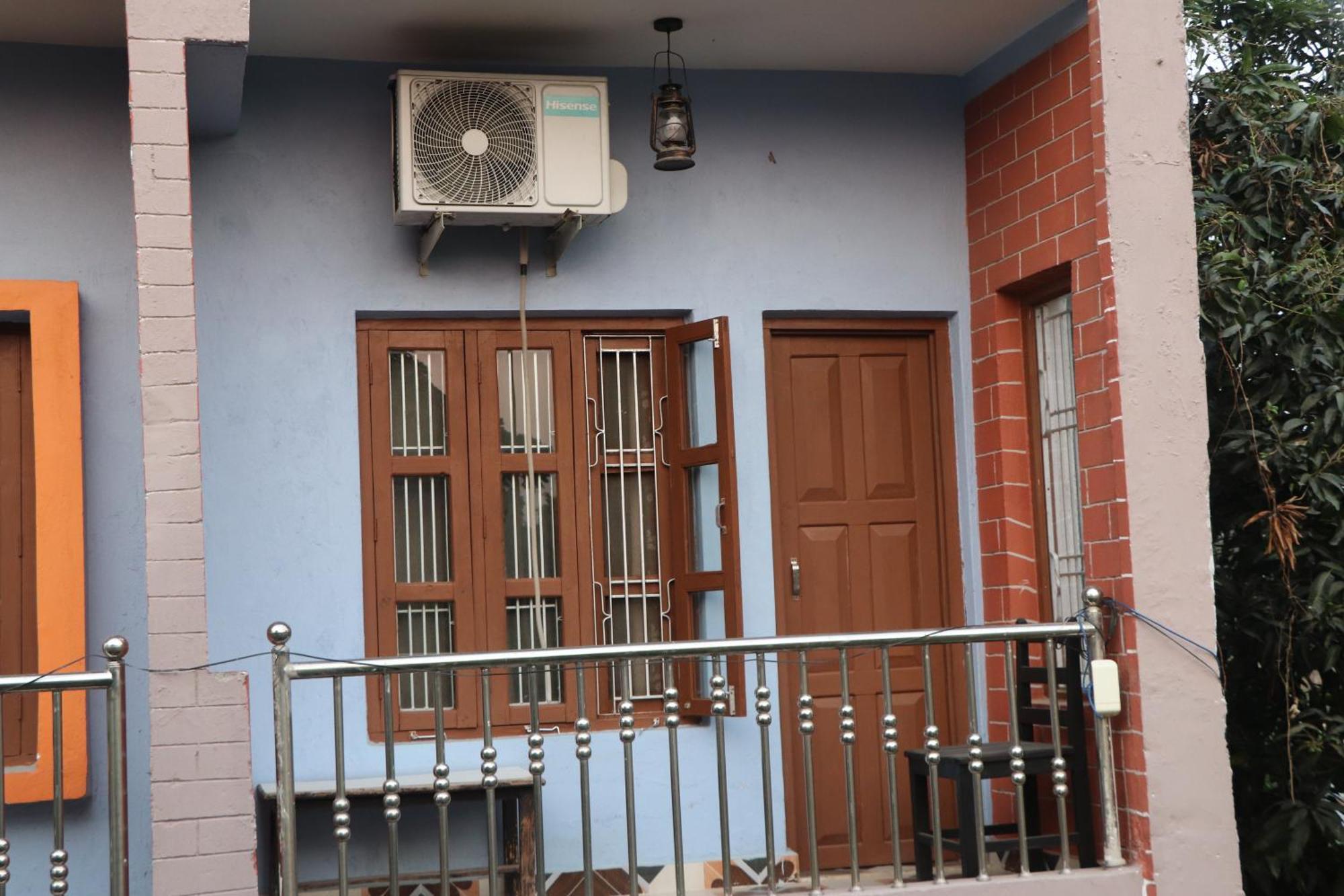 Hotel Flycatcher Chitwan- A Jungle Safari Home Sauraha Εξωτερικό φωτογραφία
