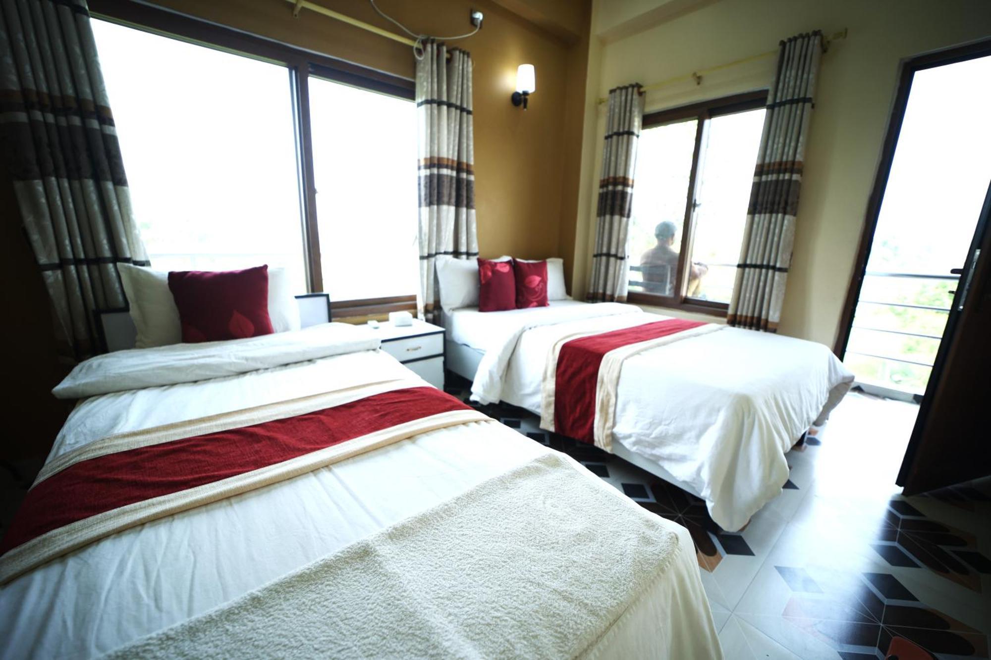Hotel Flycatcher Chitwan- A Jungle Safari Home Sauraha Εξωτερικό φωτογραφία